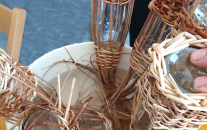 steklenice-so-opletene-