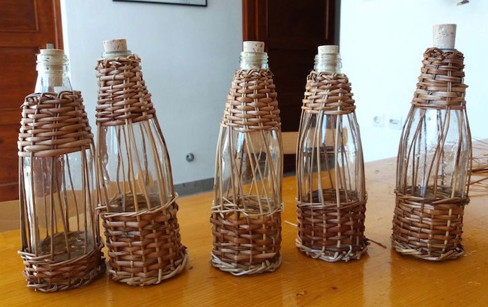 steklenice-so-opletene-