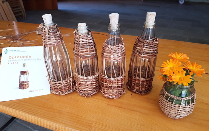 steklenice-so-opletene-