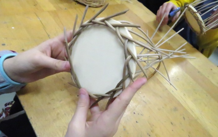 z-otroki-smo-spletli-ptičje-hiške-