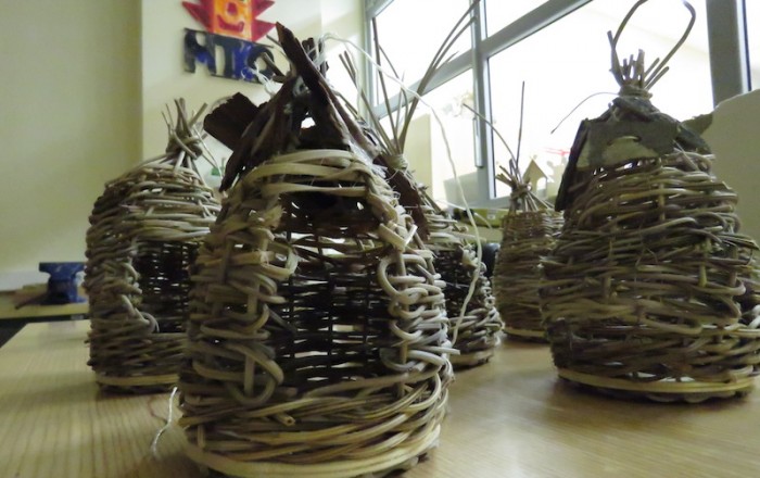 z-otroki-smo-spletli-ptičje-hiške-