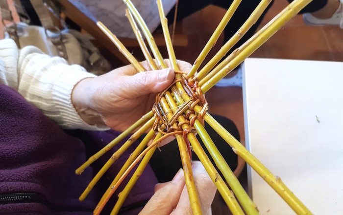 prvi-del-pletenja-kosar-je-za-nami-