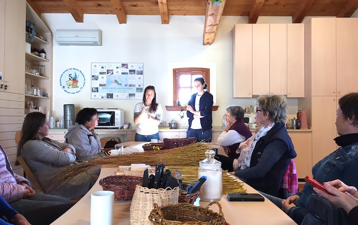 prvi-del-pletenja-kosar-je-za-nami-