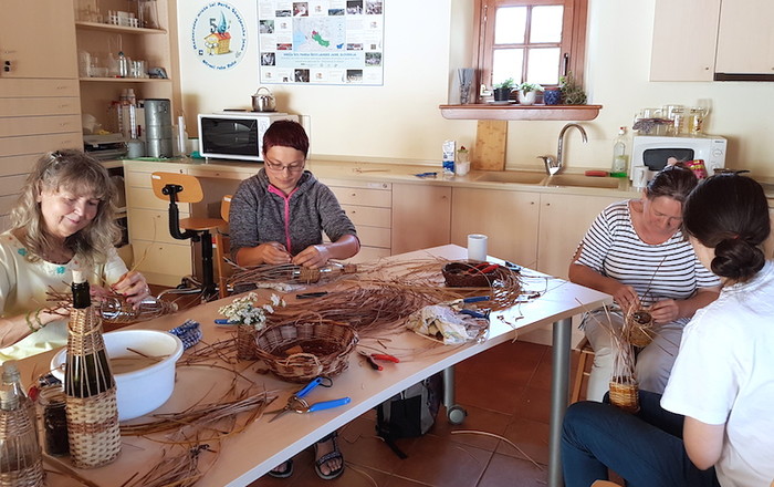 poletno-opletanje-steklenic-