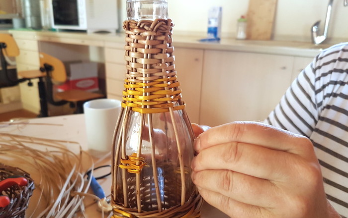 poletno-opletanje-steklenic-