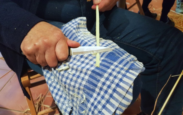 pletli-smo-slamnate-peharje-