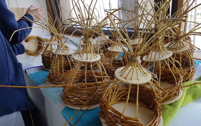 pticje-hiske-so-nared-