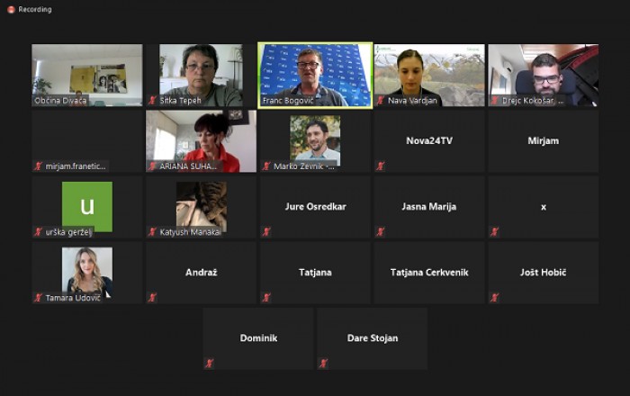 pogovor-s-poslancem1-