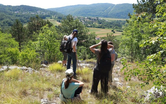 arheoloski-pohod-stari-grad-nad-famljami-