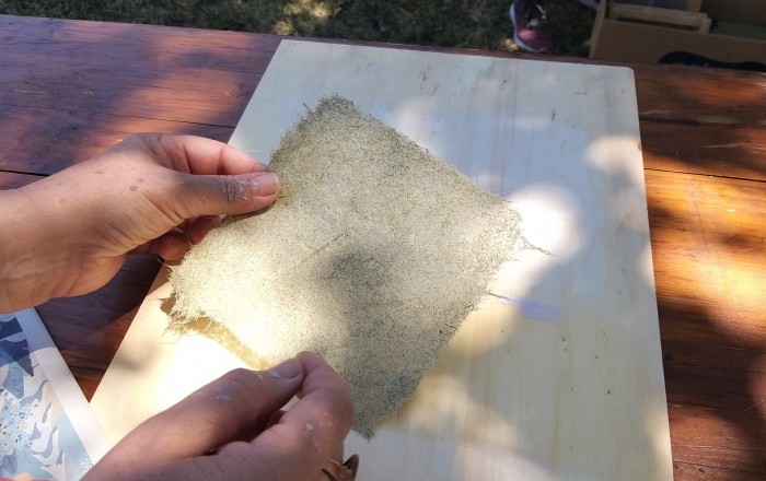 travnat-papir-na-skrateljnovi-