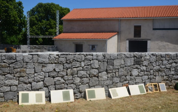 travnat-papir-na-skrateljnovi-