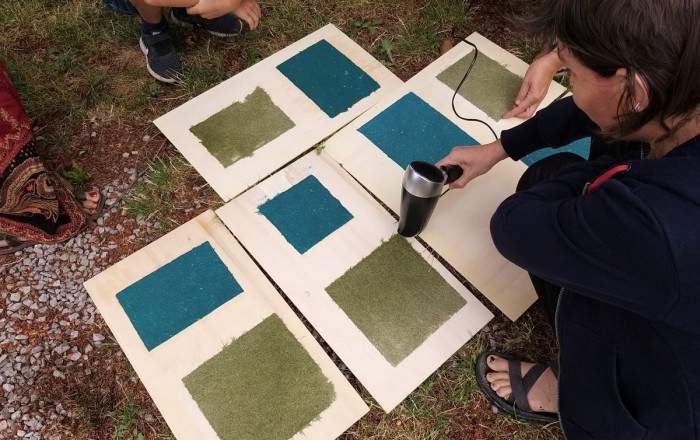 papir-iz-trave-v-rodiku-