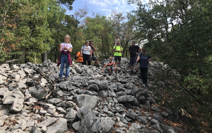 arheoloski-pohod-tabor-pri-vrabcah-