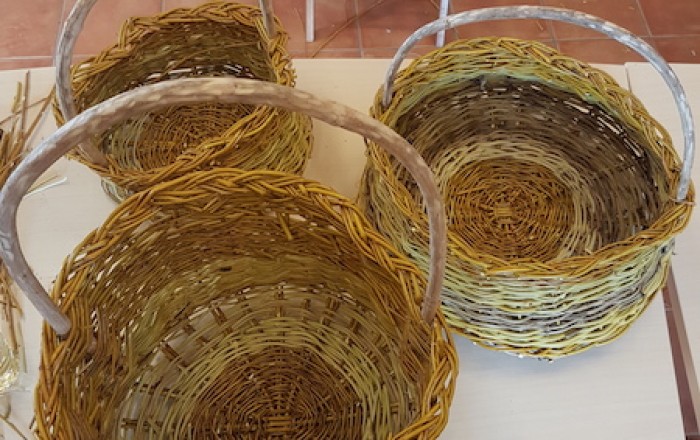 prvi-del-zimske-delavnice-pletenja-košar-