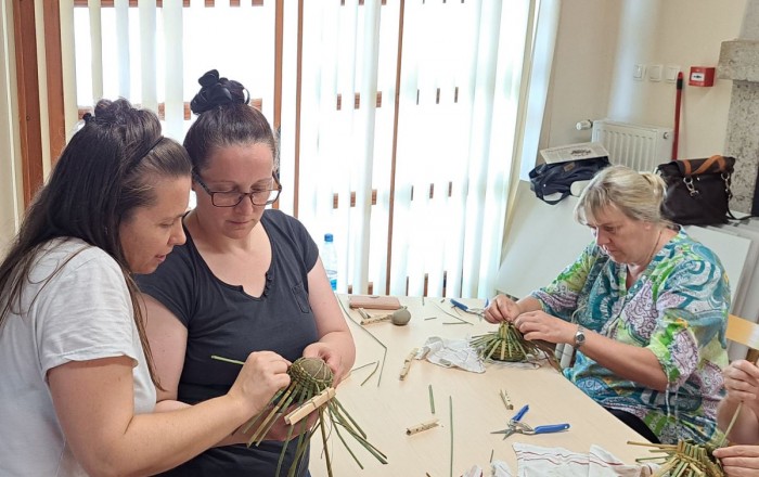 delavnica-pletenja-iz-locja-