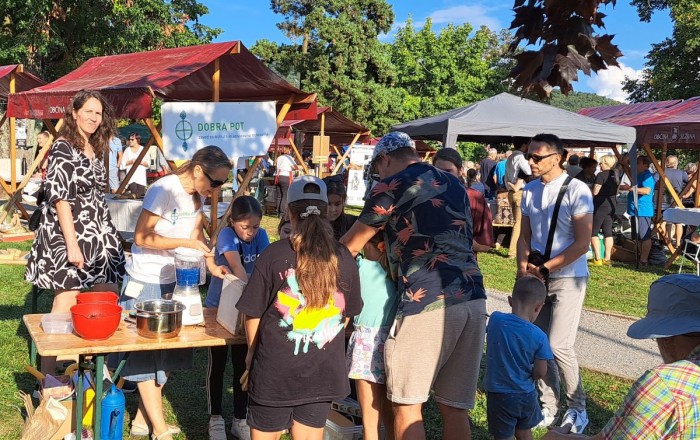 trajno-skladno-koscki-morja-