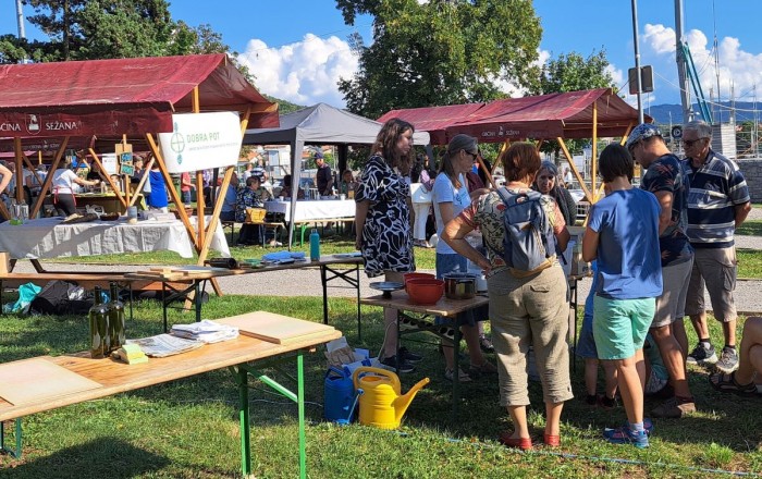 trajno-skladno-koscki-morja-